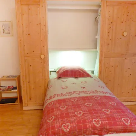 Sources 4109 By Interhome * Ovronnaz