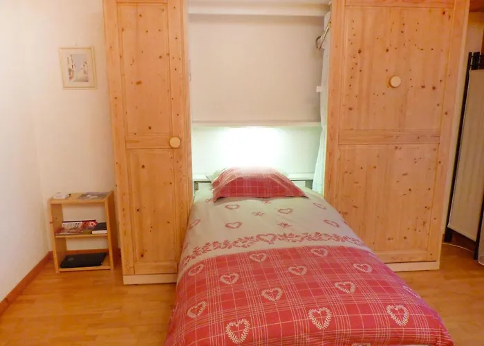 Sources 4109 By Interhome * Ovronnaz