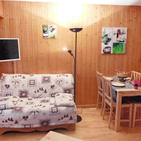 Sources 4109 By Interhome אוברונאז